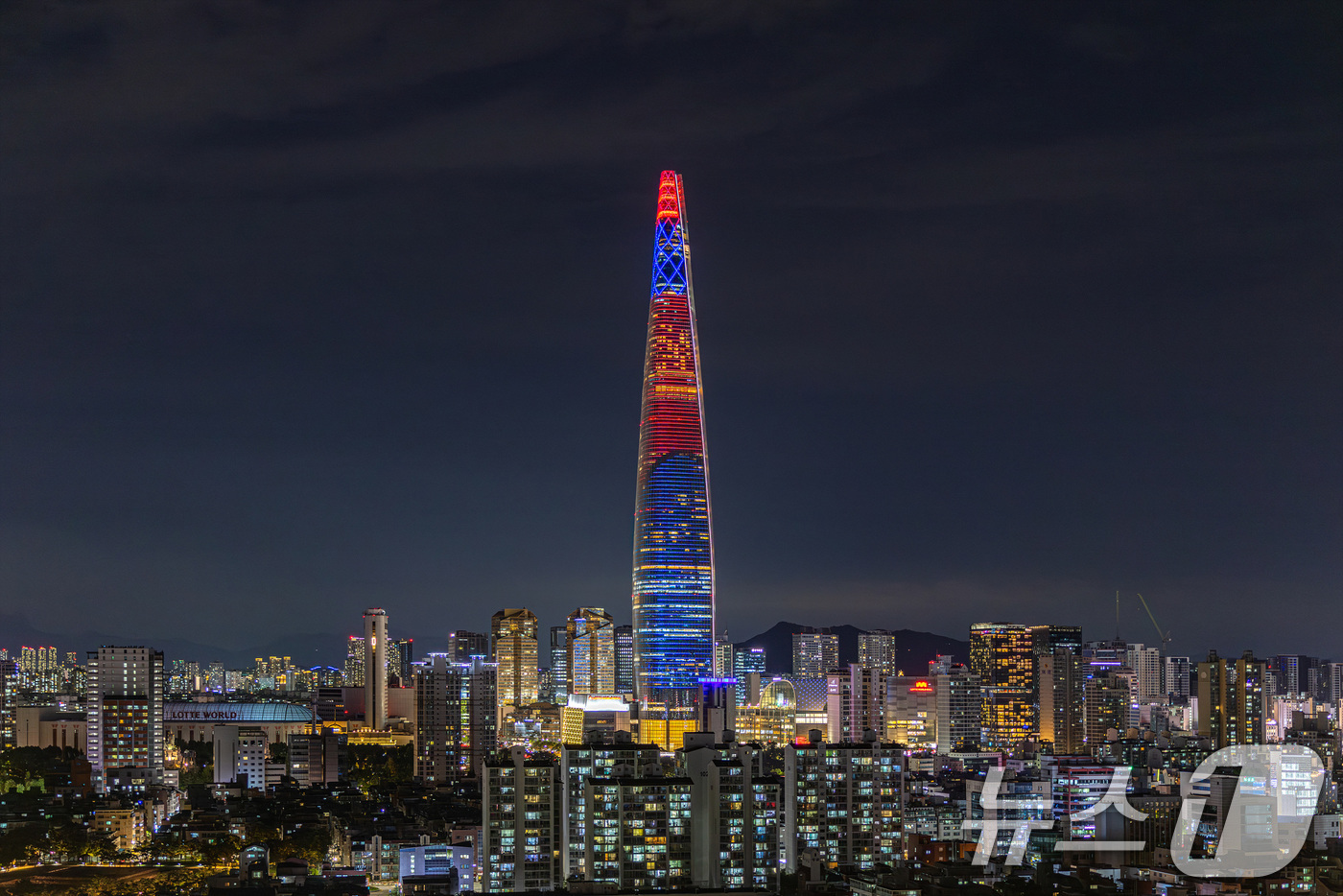 잠실 시그니엘, 35억 빠졌다…초고급도 신축 프리미엄 꺾여 < 부동산 < 경제 < 기사본문 - 스포탈코리아