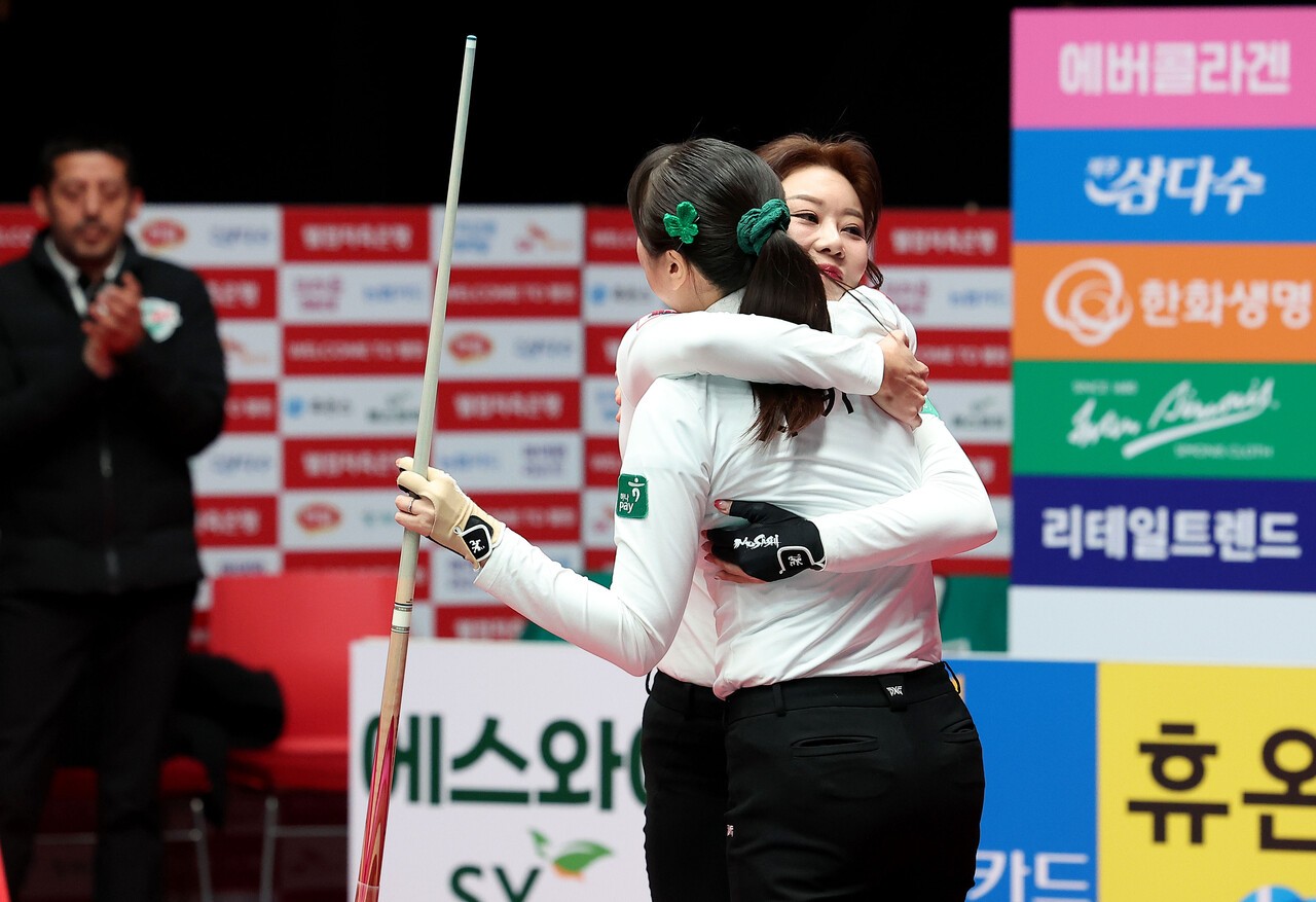 '우승 확률 100% 선점!' 흔들림 없는 하나카드, 정상 등극까지 1승 남았... - 뉴스 썸네일 이미지