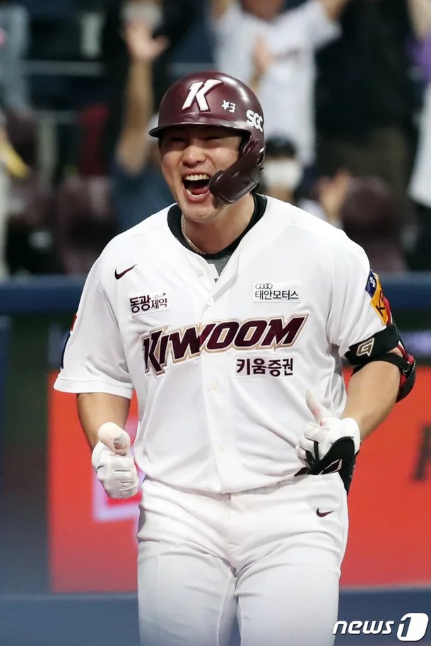 '데뷔 첫 두 자릿수 홈런-도루→13년 차에 첫 억대 연봉 진입' 임지열, ... - 뉴스 썸네일 이미지