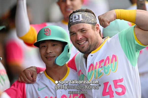 'MLB 홈런왕→日서 최악 부진' 김하성 前 동료에게 대체 무슨 일이 있었... - 뉴스 썸네일 이미지