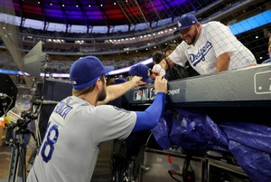 &apos;타도 다저스&apos; 외치는 샌디에이고, 감독 이어 코치진도 개편, LAD 출신 수자 주니어·랜디 크노어 합류