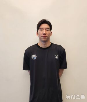 현대캐피탈 &apos;캡틴&apos; 허수봉 "지난 시즌 퍼포먼스 재현해 분위기 바꾸겠다"