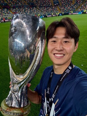 깜짝 폭로! "사실상 확정 상태" 이강인, 또 토트넘 &apos;박살&apos; 내러 간다→UCL 선발 가능성↑ "PSG, LEE-바르콜라-흐비차 삼각편대 나설 것"