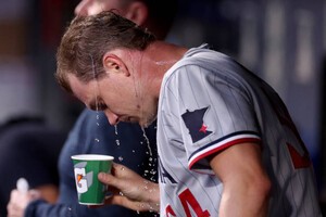 [속보] &apos;초대형 트레이드 발생&apos; 선발 필요했던 보스턴, 카디널스 에이스 소니 그레이 트레이드로 영입