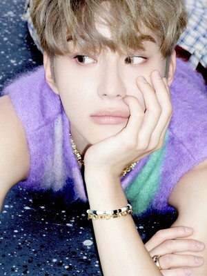 &apos;입대 D-12&apos; NCT 정우, 28일 첫 팬미팅서 솔로 신곡 무대 최초 공개